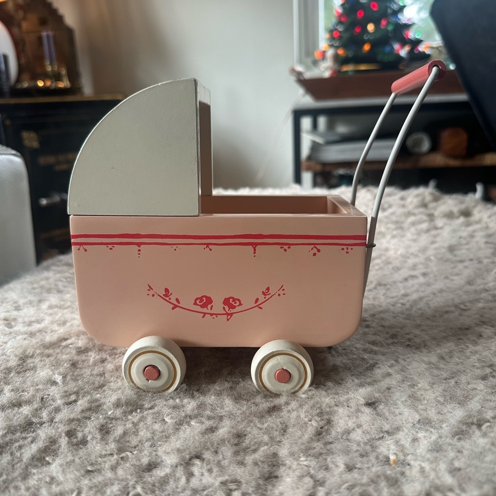 Adorable Maileg Pink and White Pram used.  Pram only.